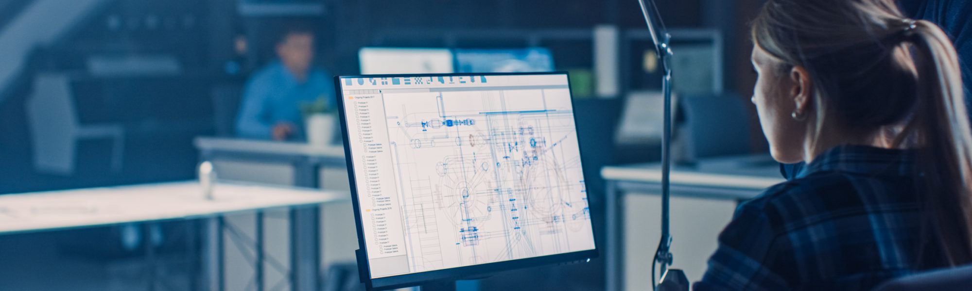 Ingenieure arbeiten an Computer
